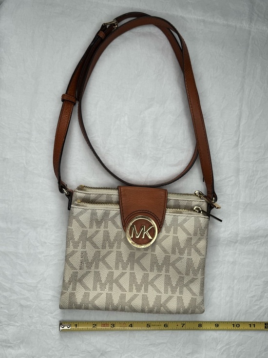 Michael Kors Handbags - Michael Kors Fulton Vanilla Signature Crossbody